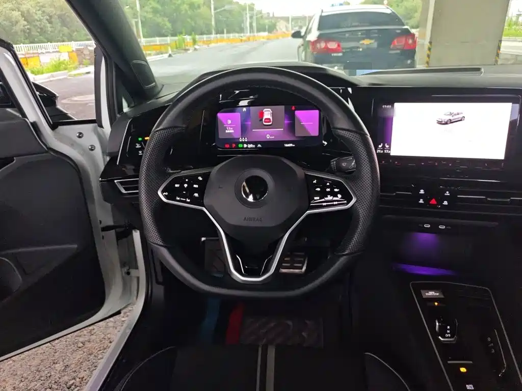 Volkswagen Golf 2024