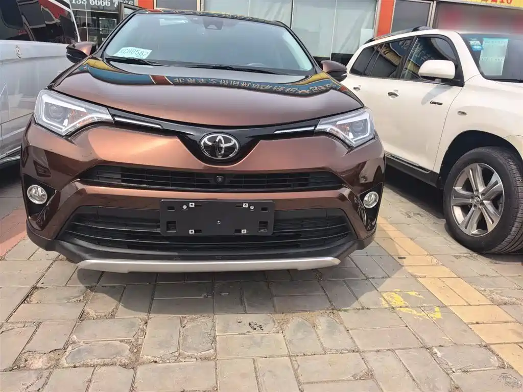 Toyota RAV4 2019 — фото 10