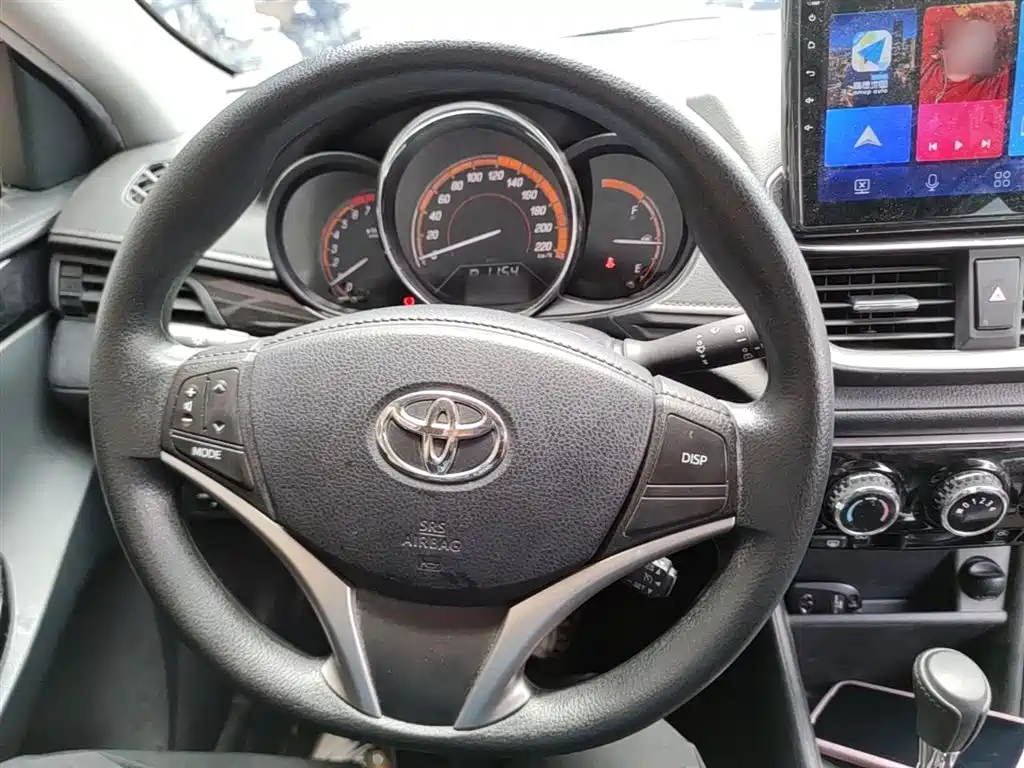 Toyota Yaris L 2022 — фото 11