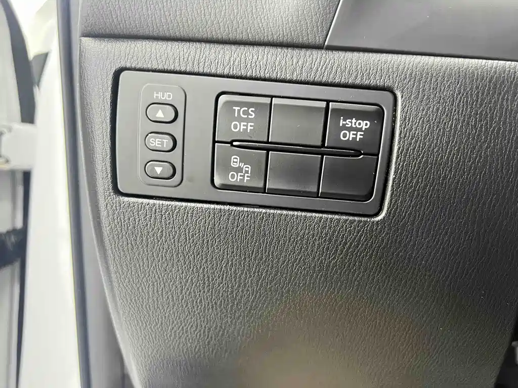 Mazda CX-4 2023 — фото 11