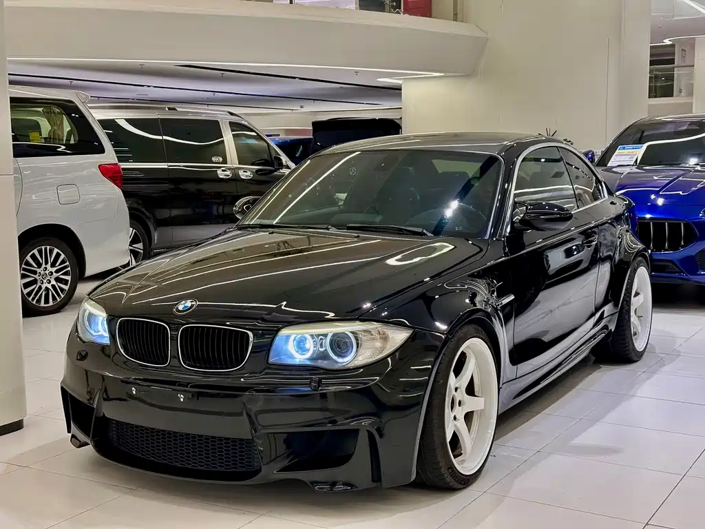 BMW 1 Series M 2012 — фото 17