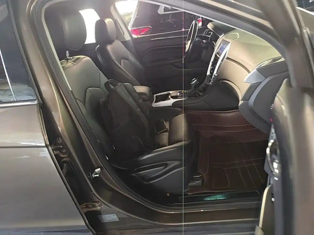 Cadillac SRX 2016 — фото 25