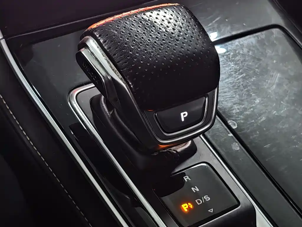Roewe MAX 2020 — фото 17