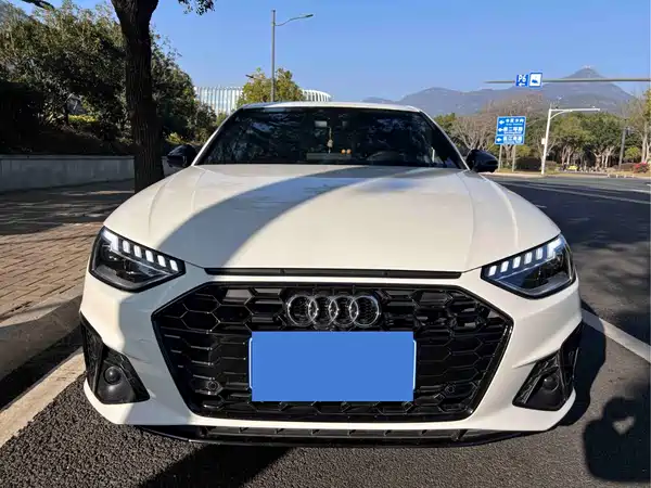 Audi A4L 2025