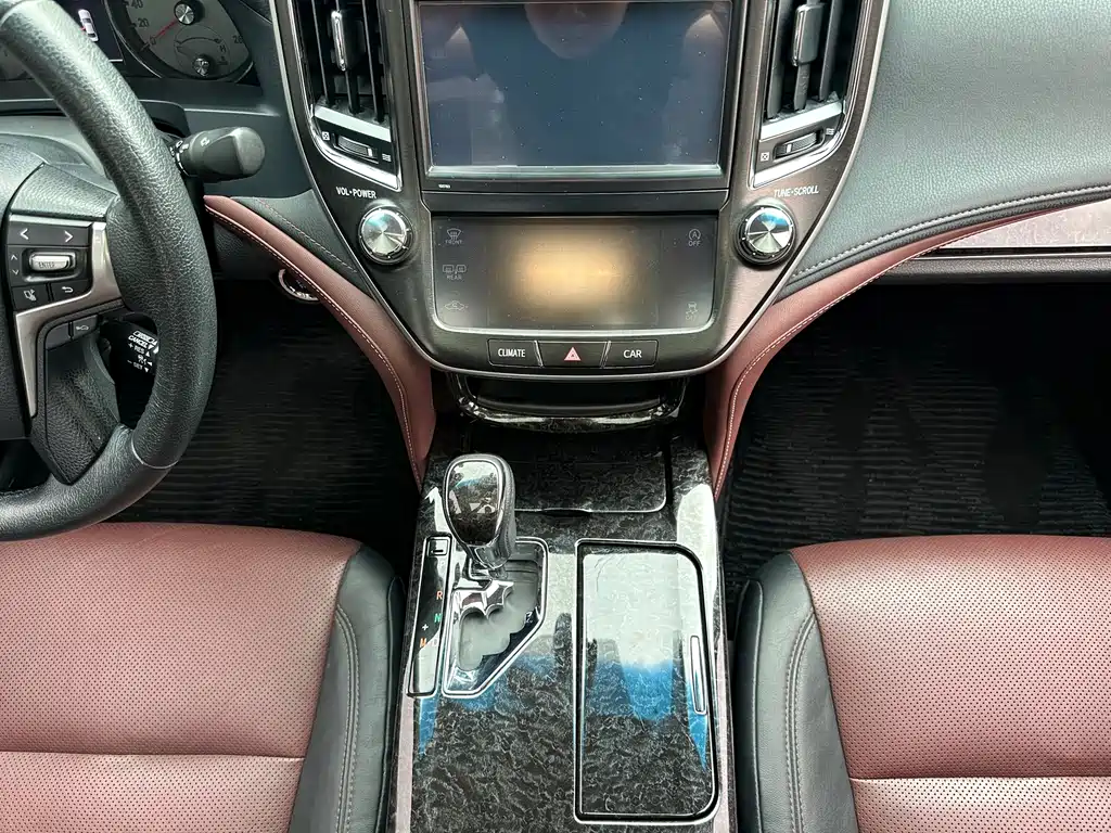 Toyota Crown 2019 — фото 11