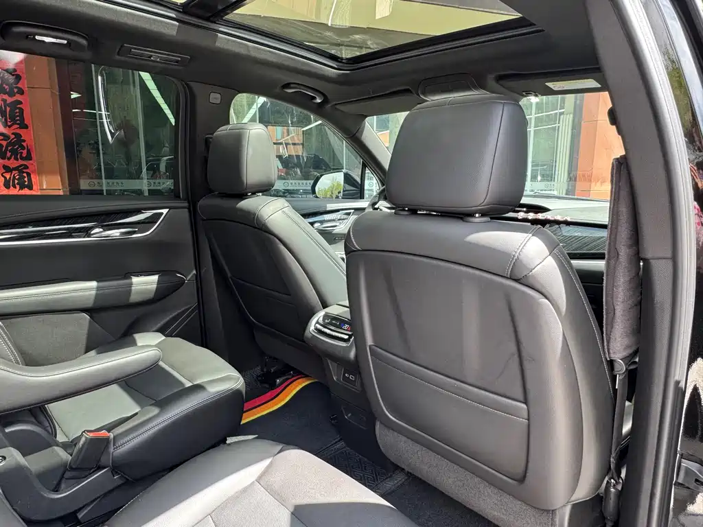 Cadillac XT6 2022 — фото 17