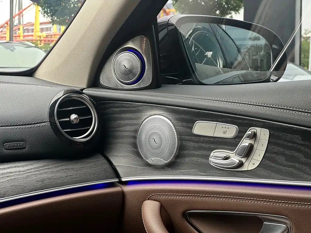 Mercedes-Benz E-Class 2020 — фото 14