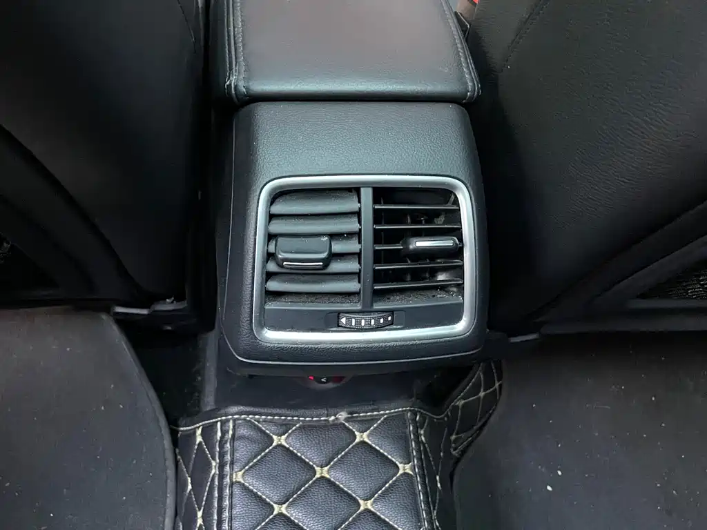Audi Q3 2018 — фото 13