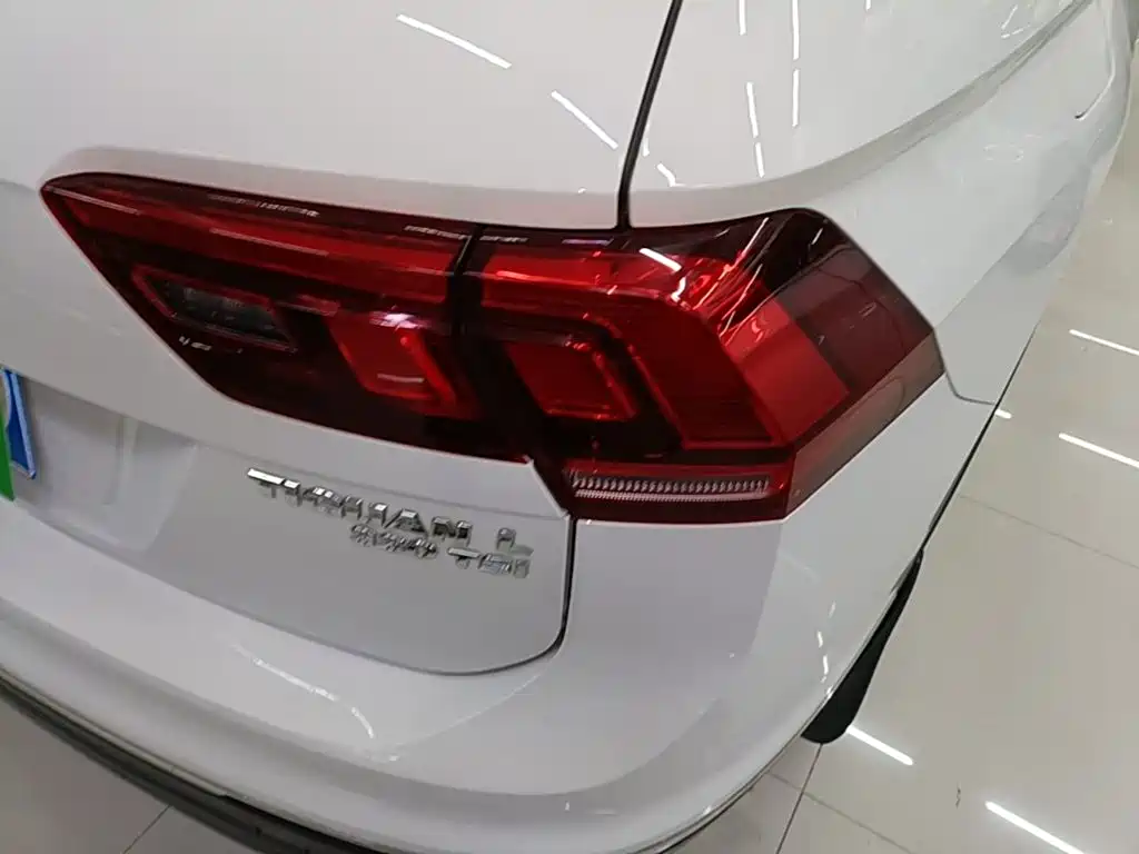 Volkswagen Tiguan L 2020 — фото 8