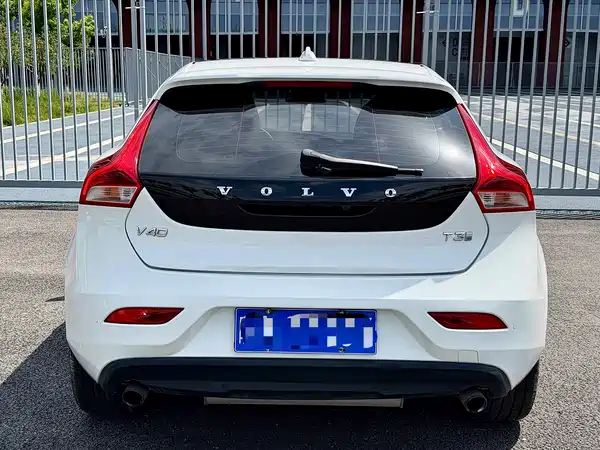 Volvo V40 2017