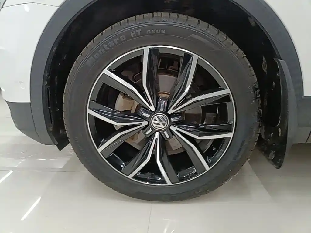 Volkswagen Tiguan L 2020 — фото 23
