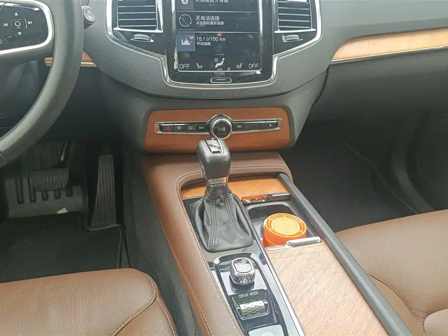 Volvo XC90 2020 — фото 16