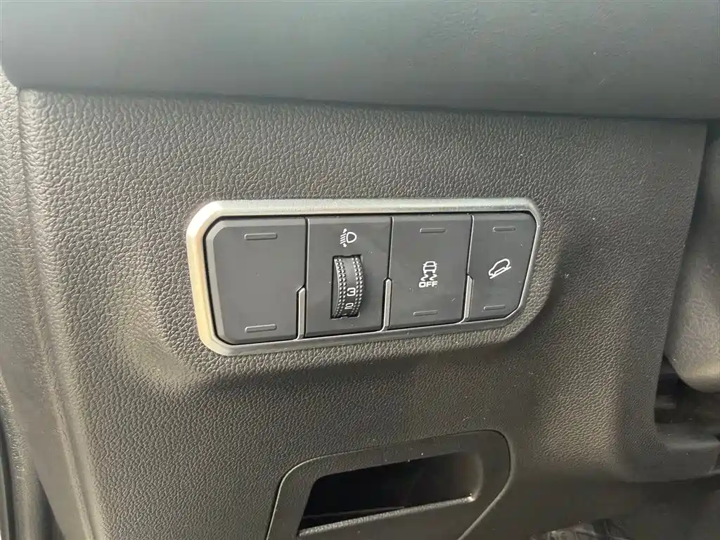 Haval M6 2023 — фото 11