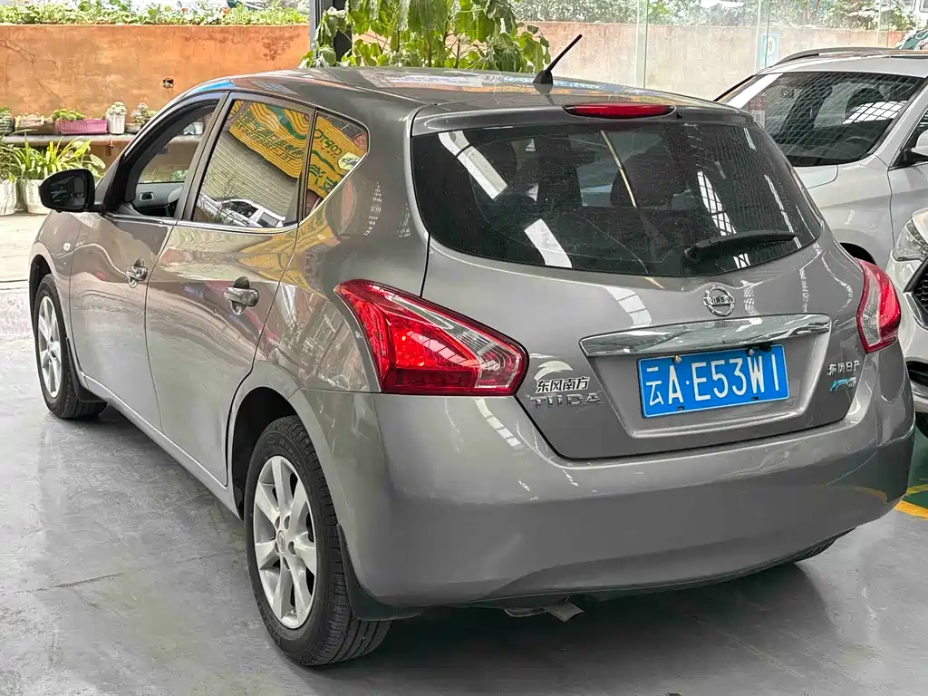 Nissan Tiida 2015 — фото 9
