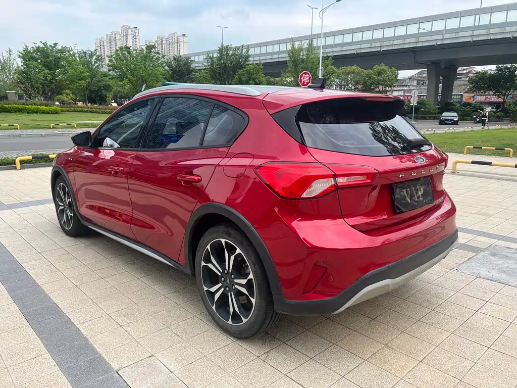 Ford Focus Active 2019 — фото 18