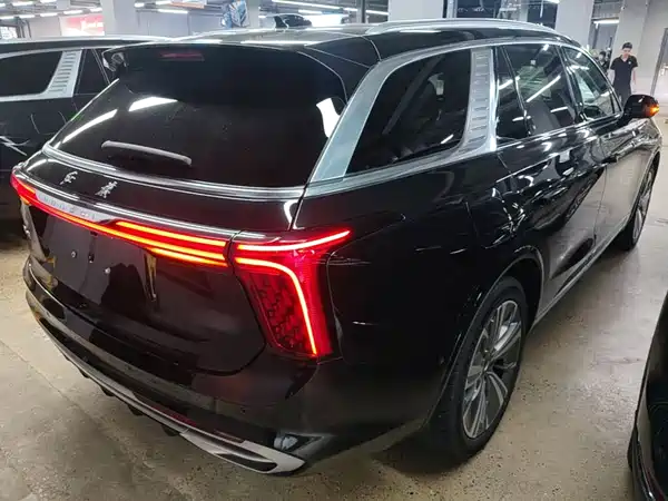 Hongqi E-HS9 2023