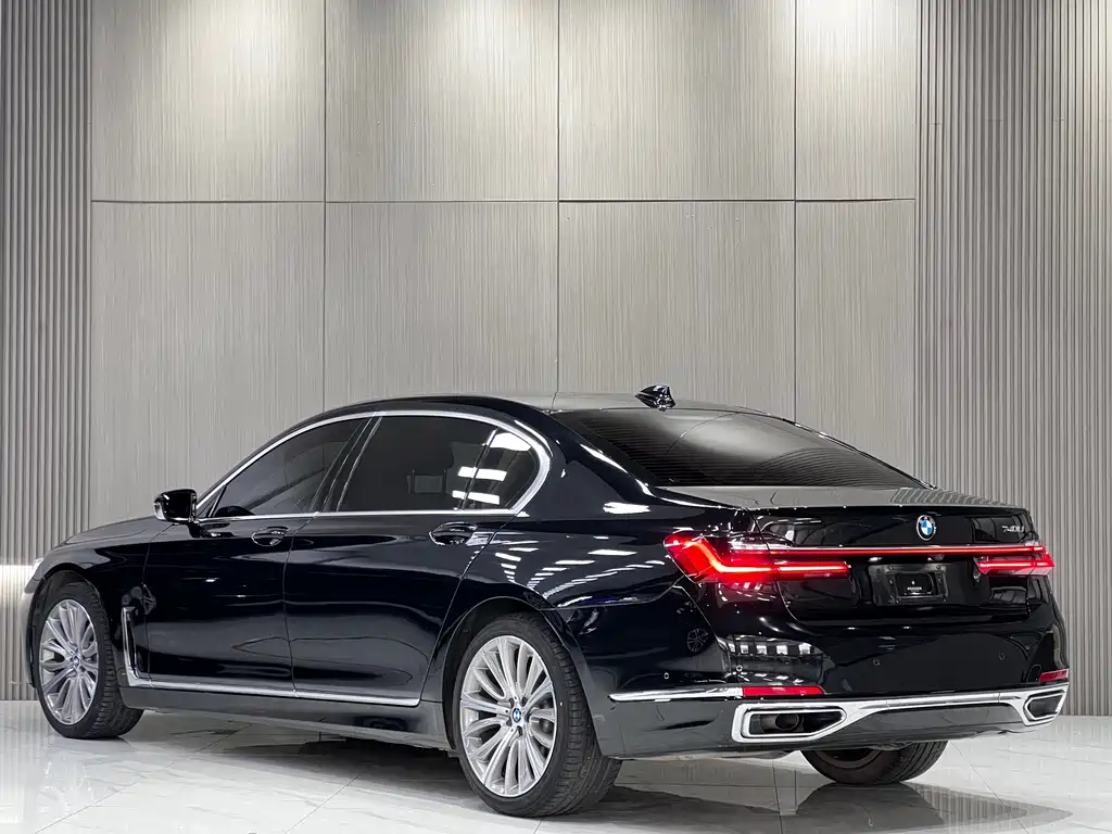 BMW 7 Series 2020 — фото 6