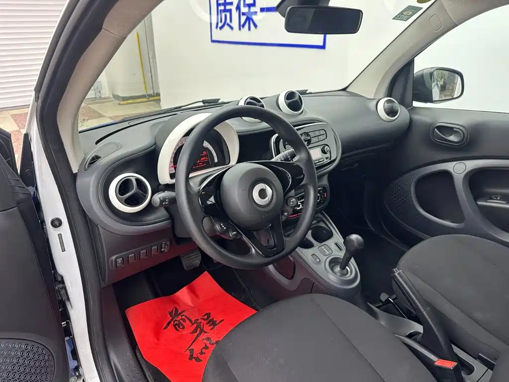 smart fortwo 2018 — фото 9