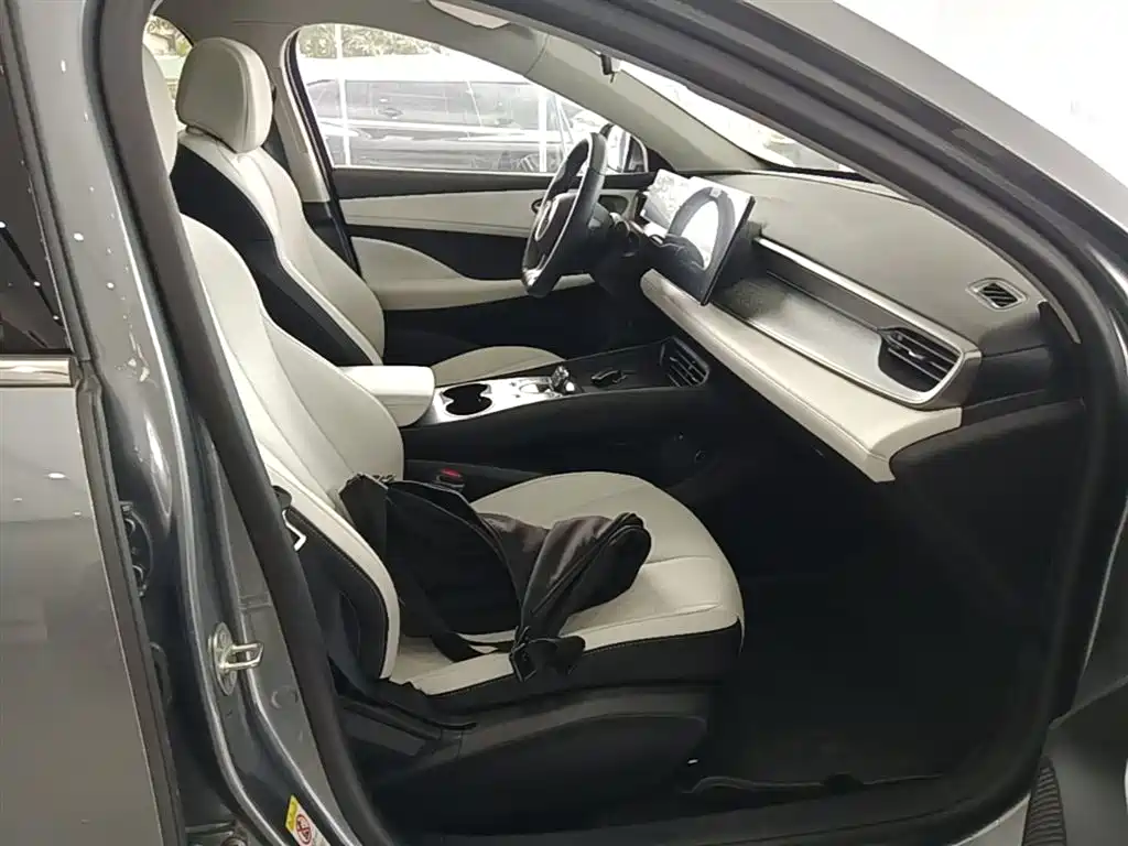 BYD Seal 05 DM-i 2025 — фото 25