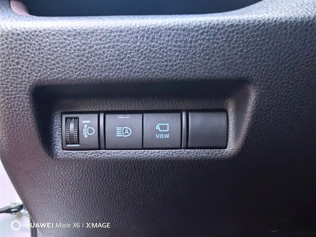 Toyota RAV4 2020 — фото 11