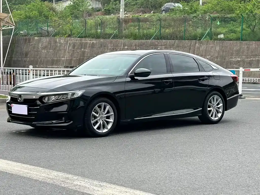 Honda Accord 2022 — фото 1