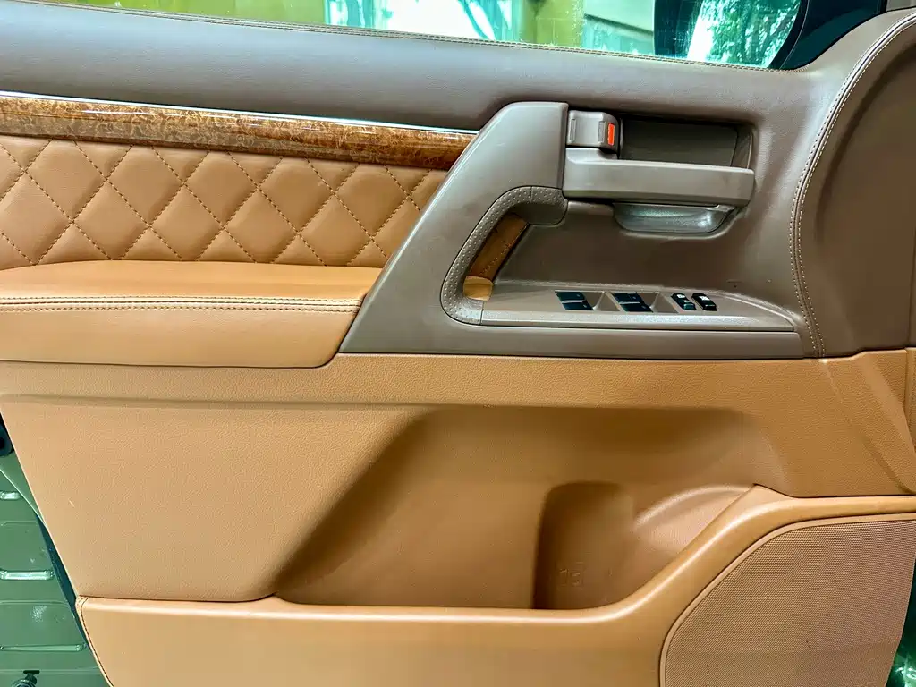 Toyota Land Cruiser 2014 — фото 19