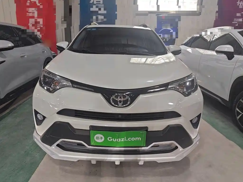 Toyota RAV4 2019 — фото 3