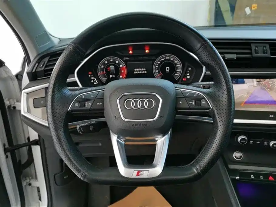 Audi Q3 2023 — фото 15