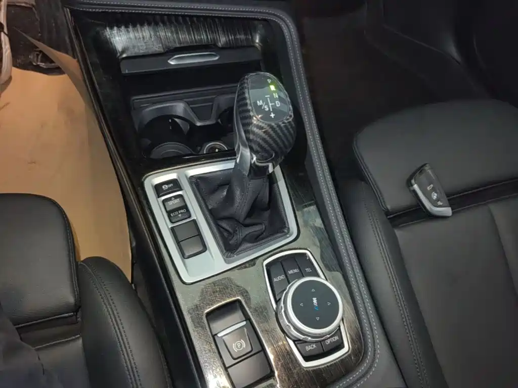 BMW 1 Series 2017 — фото 14