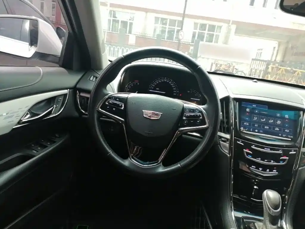 Cadillac ATS-L 2018 — фото 11
