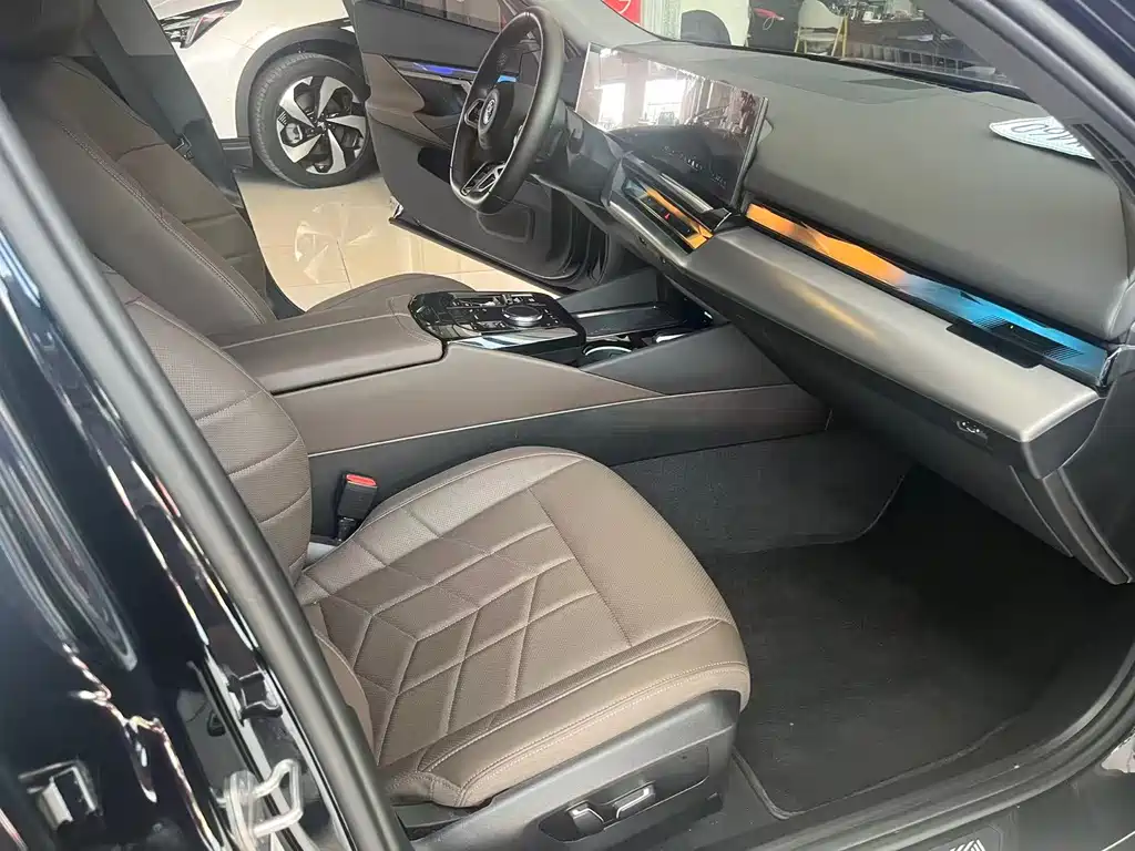 BMW i5 2024 — фото 10