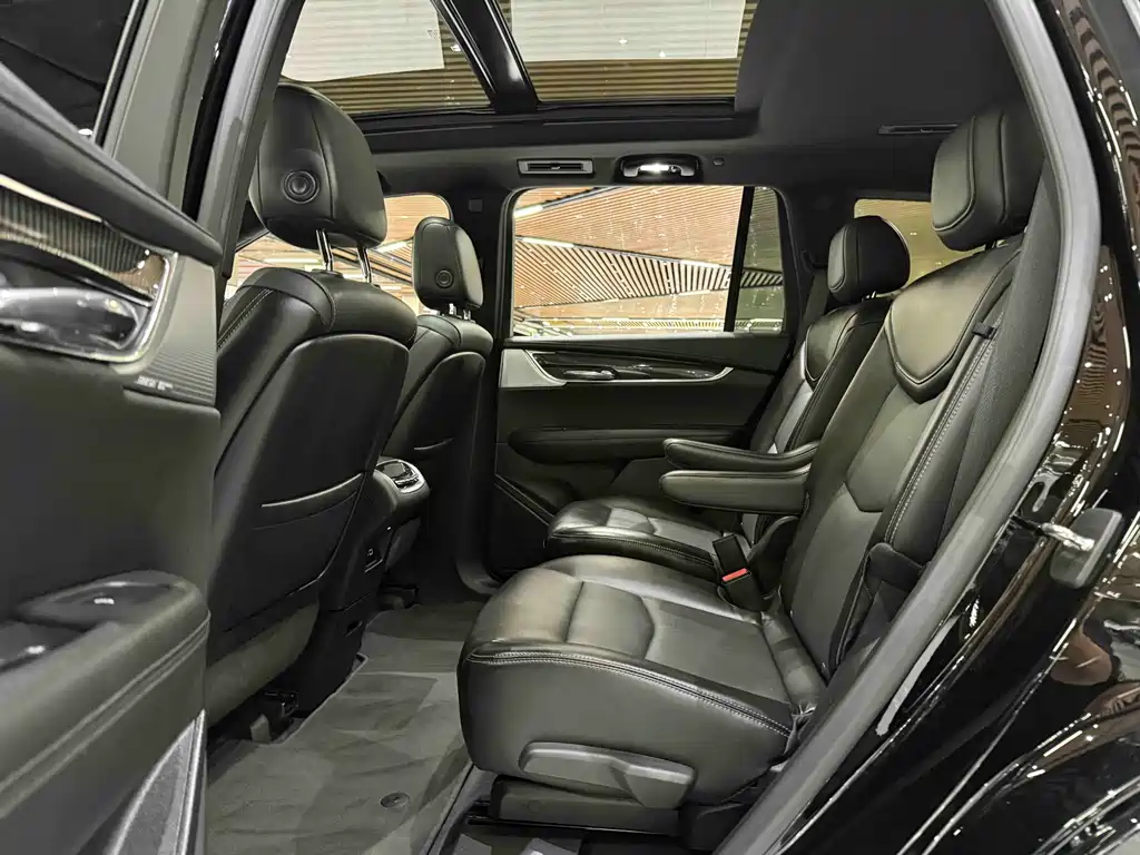 Cadillac XT6 2021 — фото 11