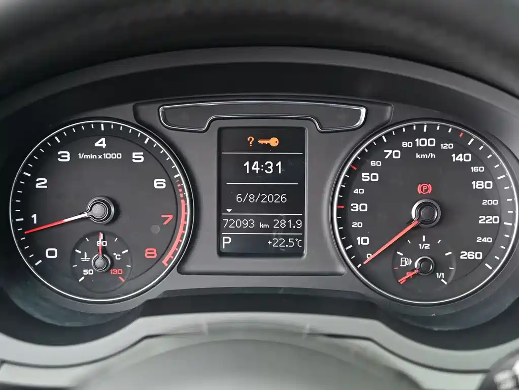 Audi Q3 2017 — фото 14