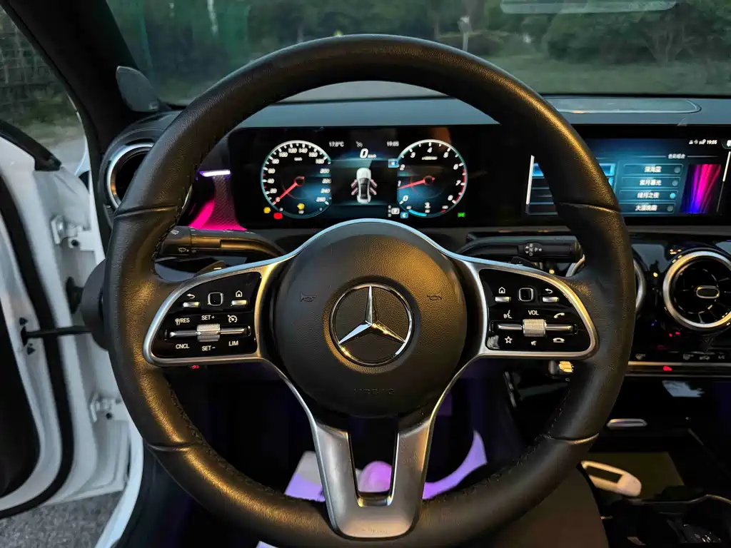 Mercedes-Benz A-Class 2022 — фото 13