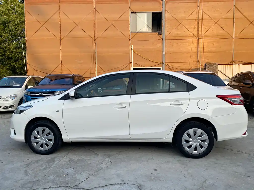 Toyota Vios 2016 — фото 10