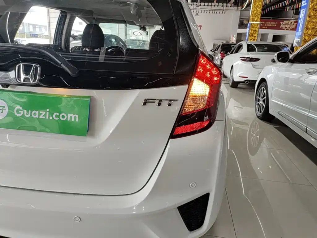 Honda Fit 2017 — фото 8