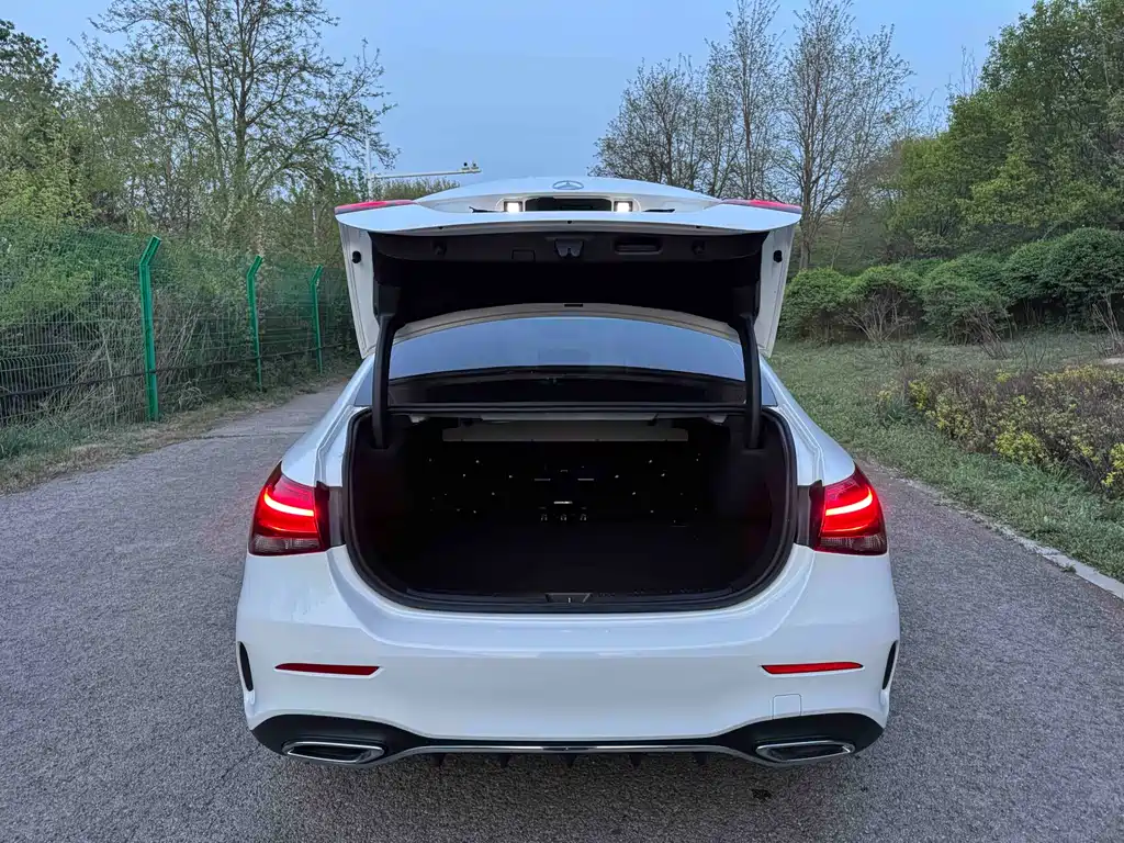 Mercedes-Benz A-Class 2022 — фото 6