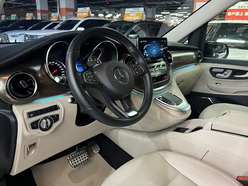 Mercedes-Benz V-Class 2022