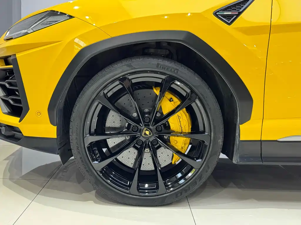 Lamborghini Urus 2022 — фото 6