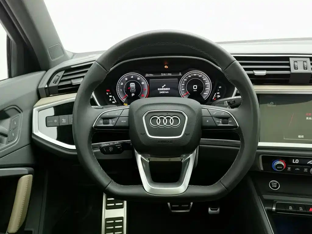 Audi Q3 2025 — фото 11