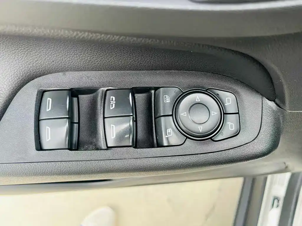 Chevrolet Equinox 2017 — фото 12