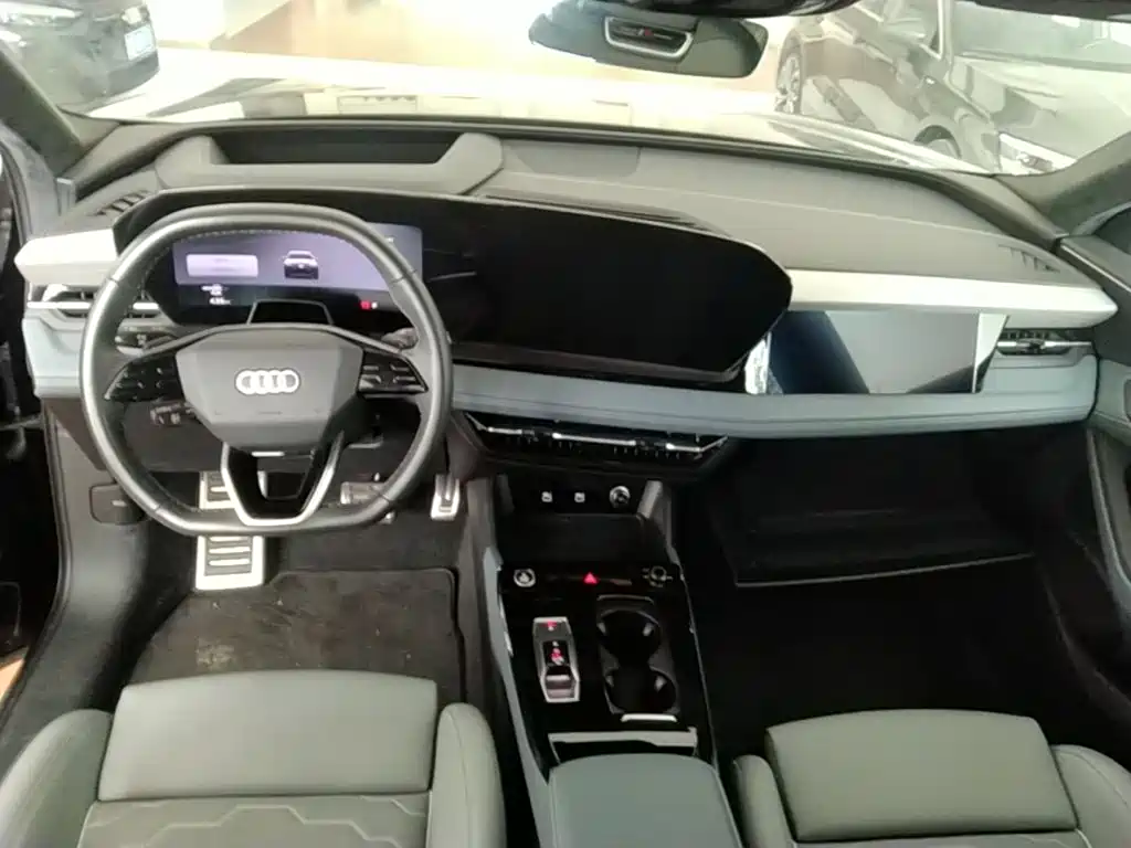 Audi Q6L e-tron 2025 — фото 10