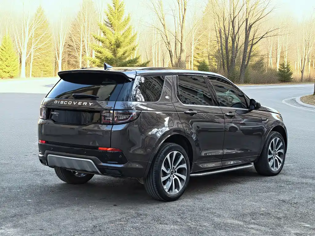 Land Rover Discovery Sport 2023 — фото 6