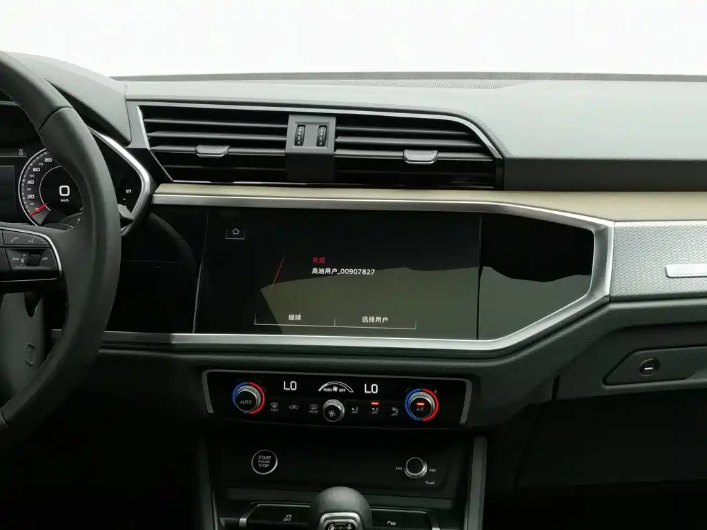 Audi Q3 2025 — фото 12