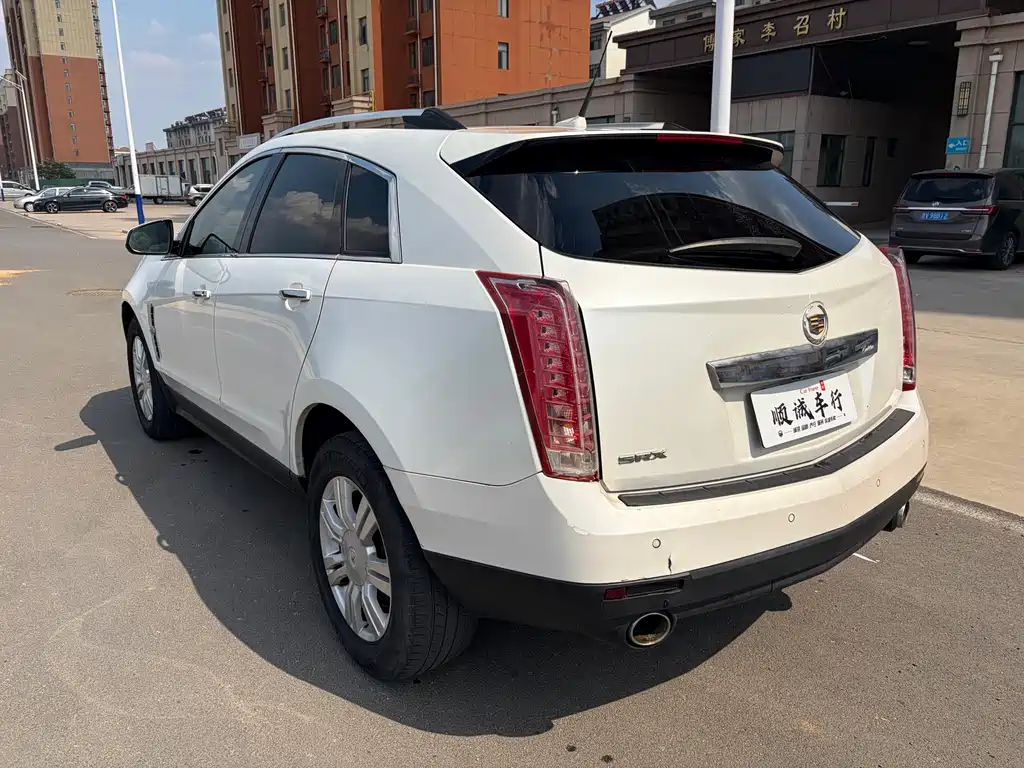 Cadillac SRX 2012 — фото 4