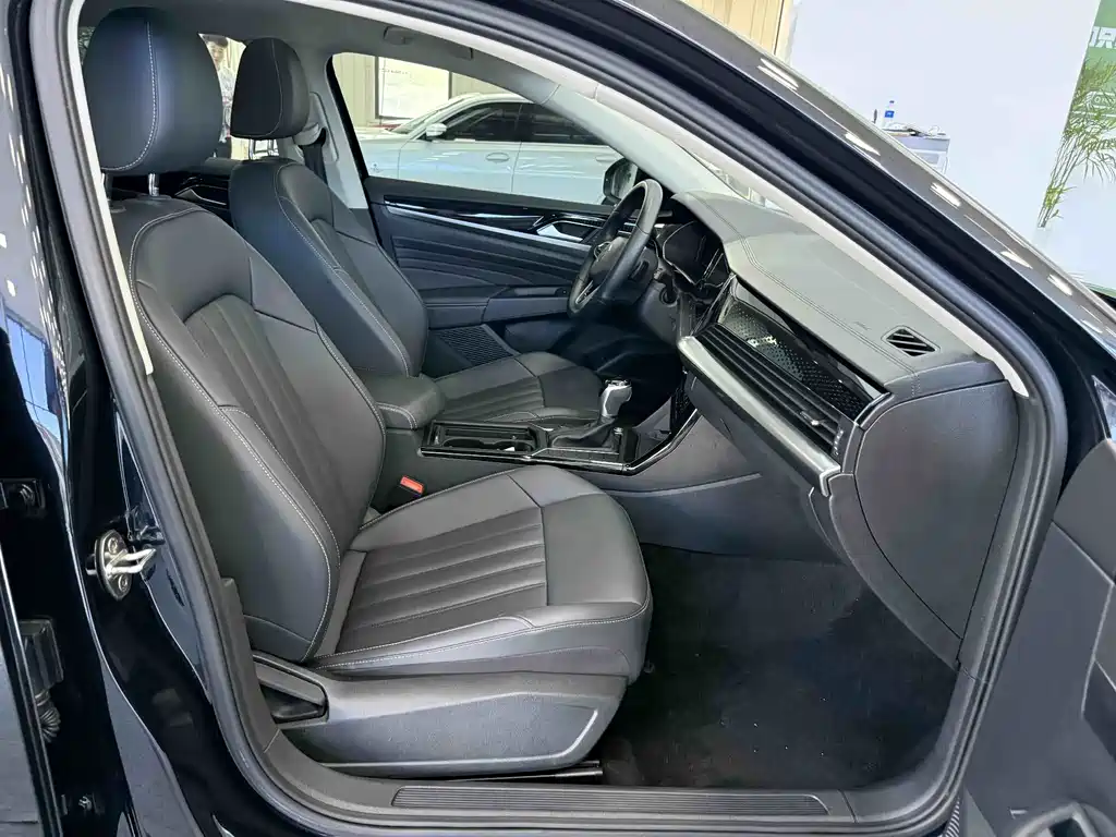 Volkswagen Passat 2022 — фото 19