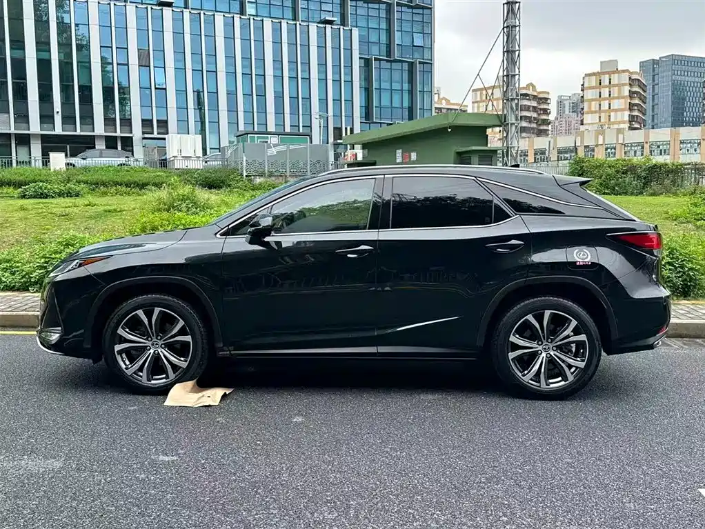 Lexus RX 2022 — фото 18