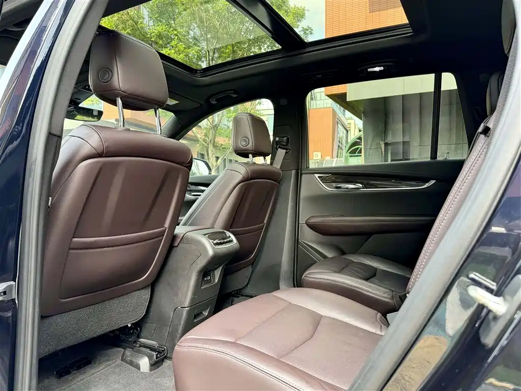Cadillac XT6 2020 — фото 15