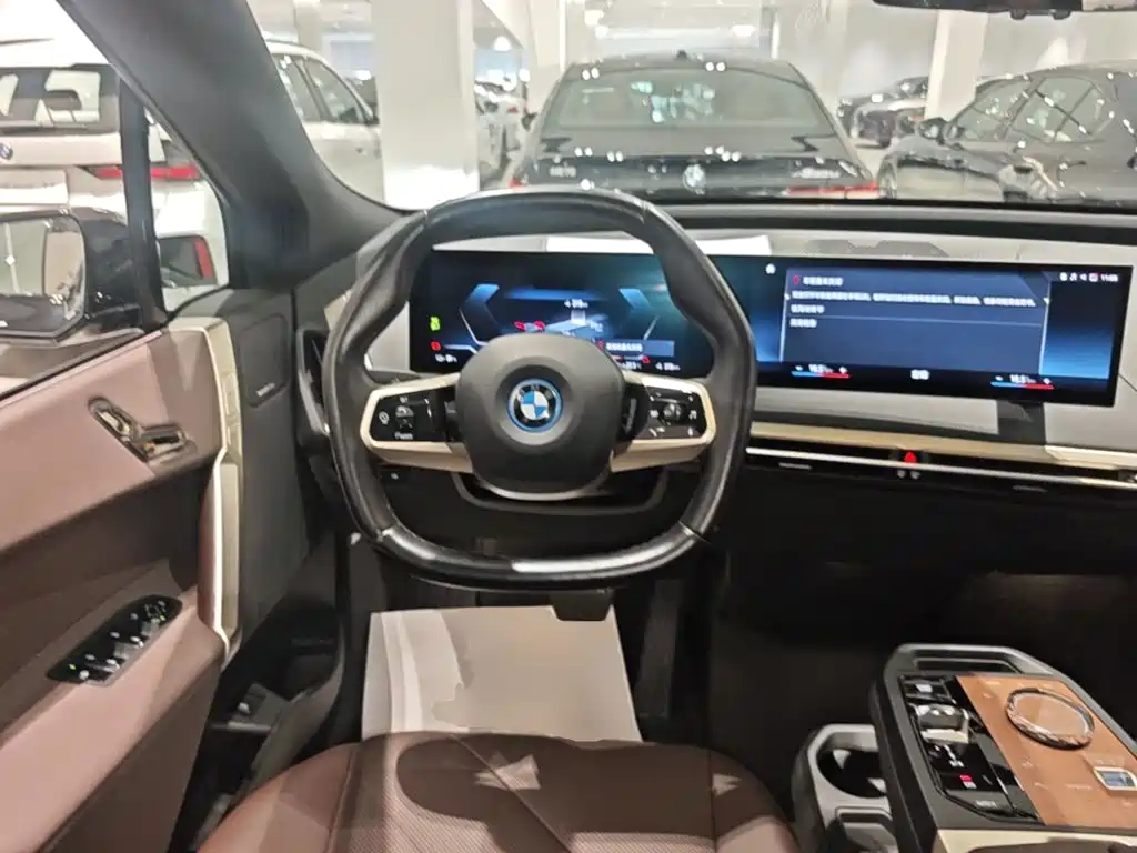 BMW iX 2023 — фото 17