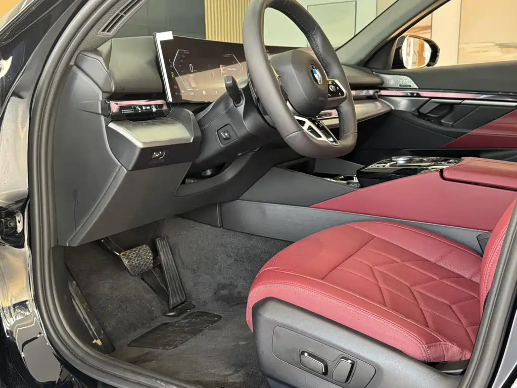 BMW 5 Series 2025